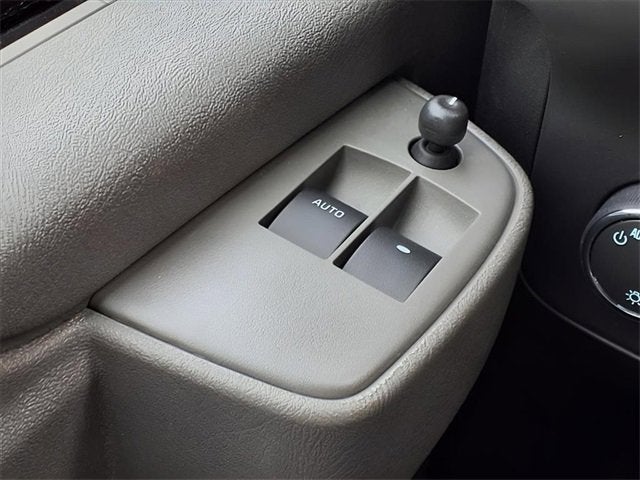 2025 GMC Savana Passenger 3500 LS